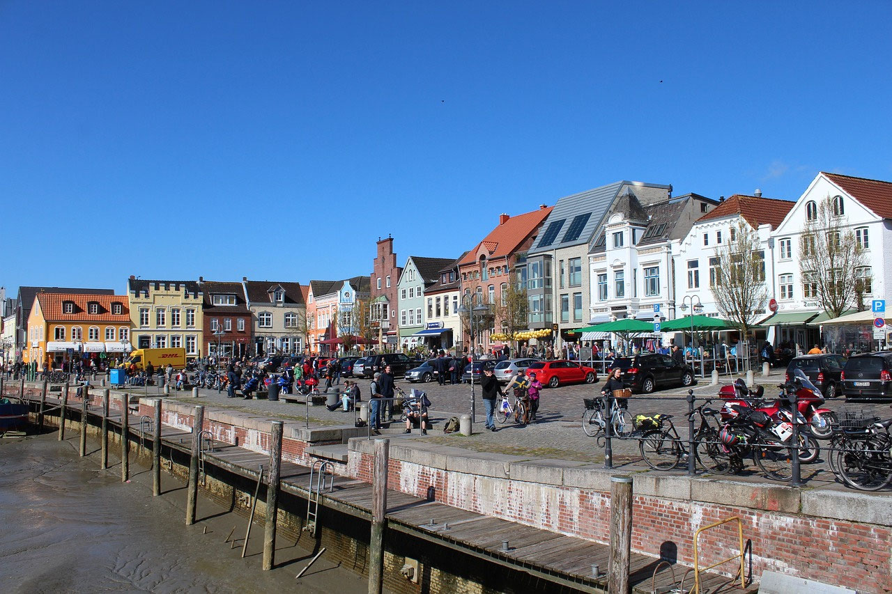 Husumer Hafen und seine Häuser