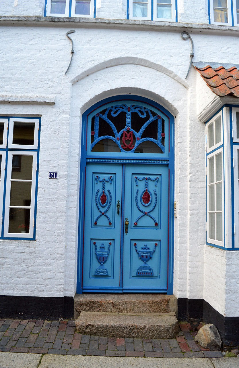 Eine blaue Haustür